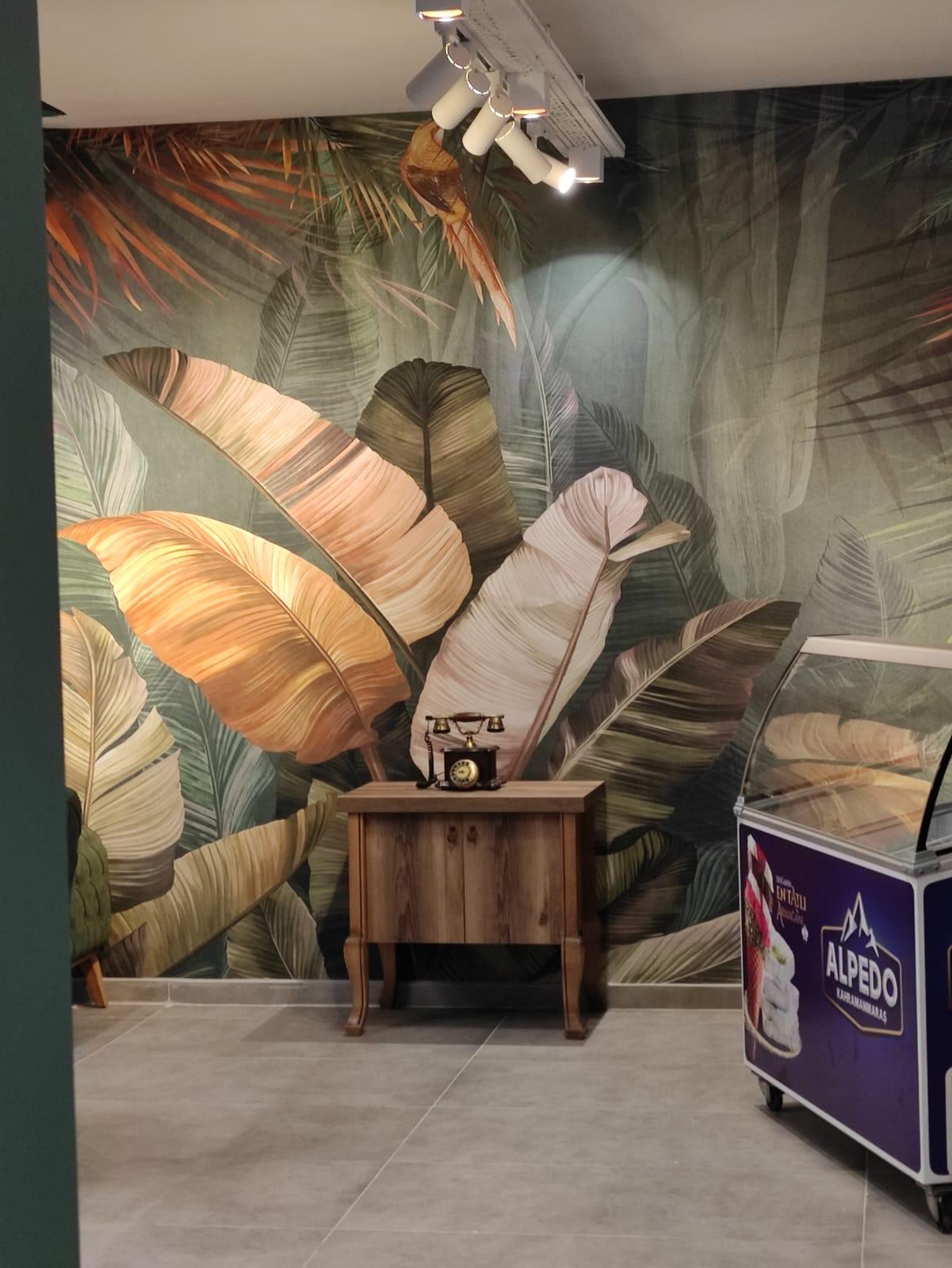 Dreamwall 3D Görünümlü Egzotik Yaprak ve Çiçek Desenli Tropikal Orman Temalı Tekstil Duvar Kağıdı