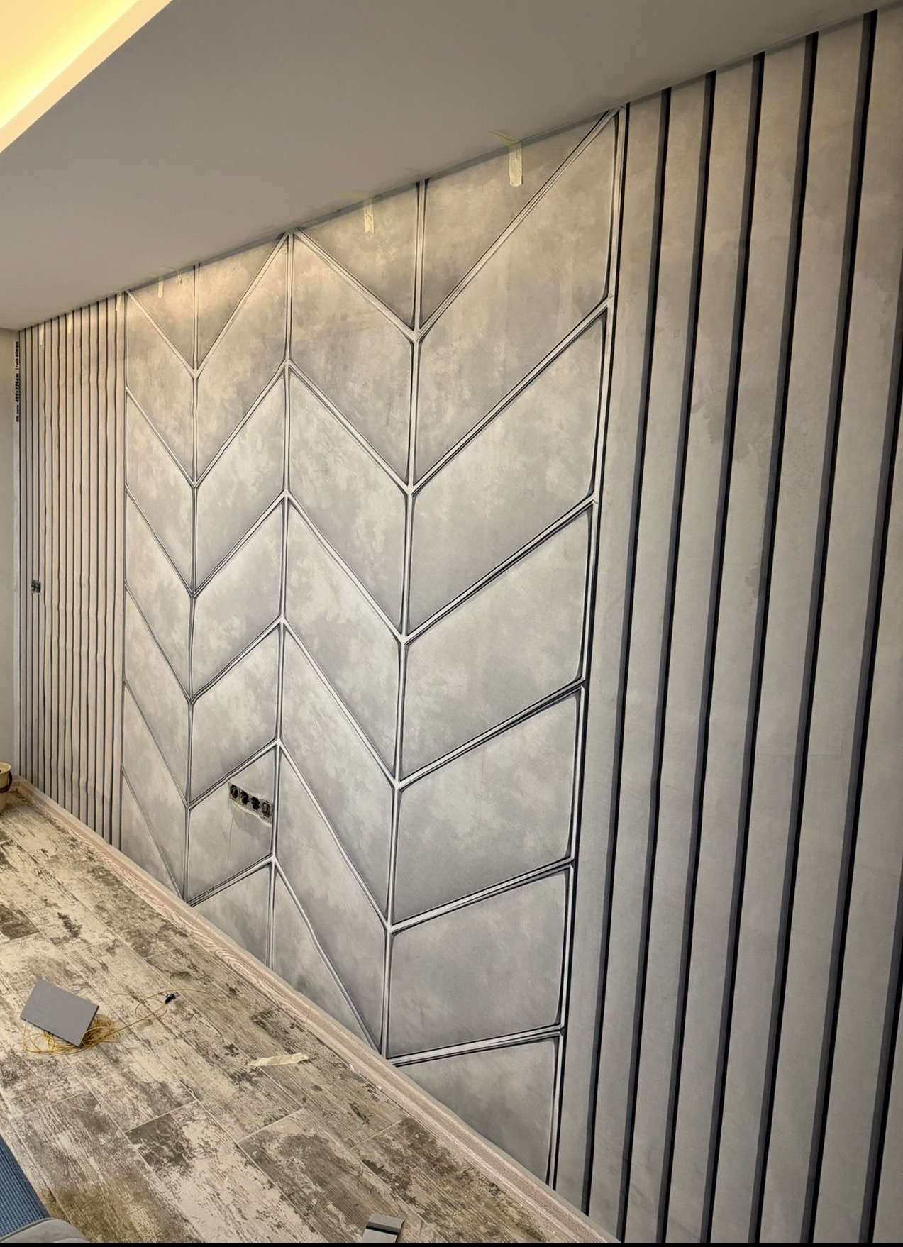 Dreamwall Chevron Desenli Sılver Çizgili Desenli panel 