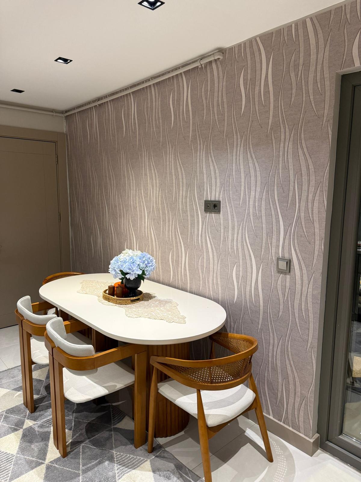 Minimal Modern Çizgiler Taupe Dalga Desenli Tekstil Duvar Kağıdı